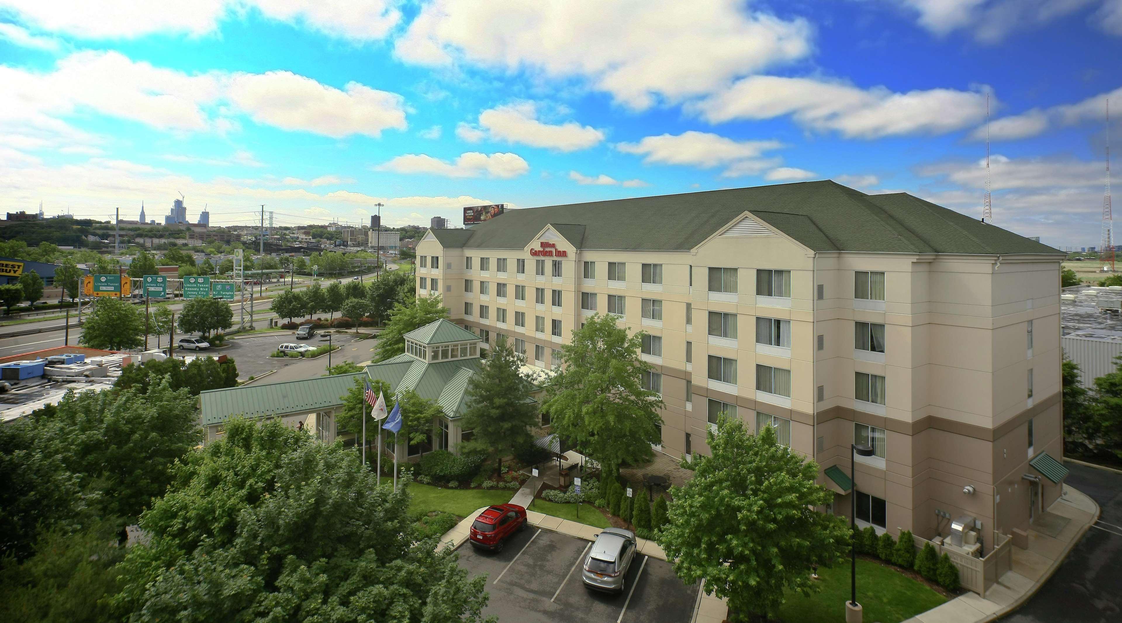 Hilton Garden Inn Secaucus/Meadowlands Екстериор снимка